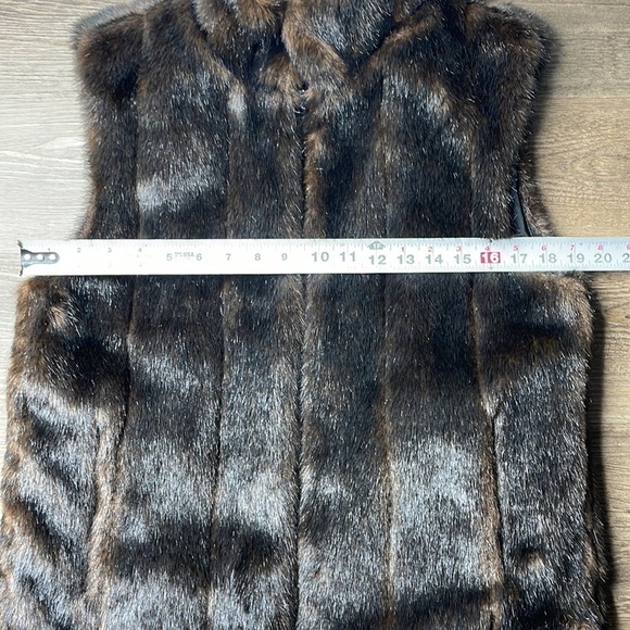 Women’s Brown Black, Faux Fur Reversible Vest, size small/medium - Picture 5 of 9